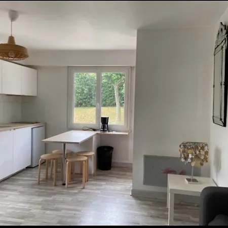Apartment Proche Centre T2 Avec Terrasse